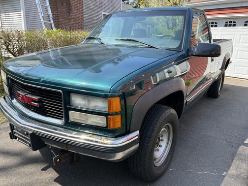 Photo 4 of 11 of 2000 GMC Sierra 3500 Classic
